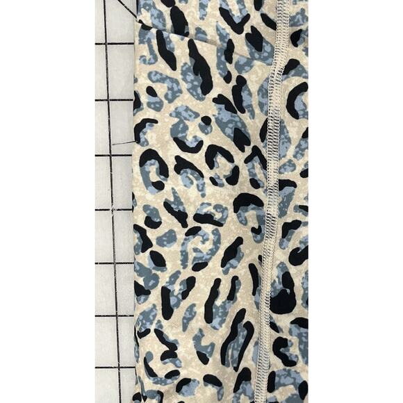 Omantic Athletic Shorts Large Biker Shorts Cheetah Print Cream R9 - Picture 2 of 8